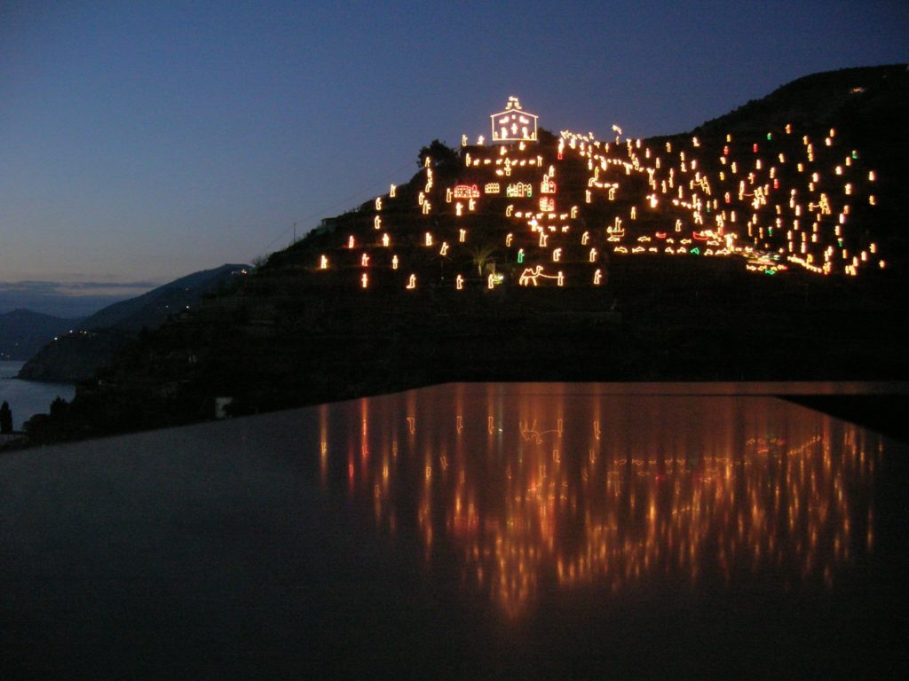 DAL 13 AL 15 DICEMBRE 2024
 LE CINQUE TERRE ED IL PRESEPE LUMINOSO DI MANAROLA- 284 Euro