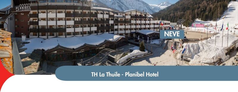 TH LA THUILE PLANIBEL HOTEL **** - da 91 a notte € 
La Thuile è il comune più occidentale della Valle d’Aosta ed è situato a 1441 m.s.l.m. Il paese, con le case in pietra e legno e i caratteristici tetti in “losa”
conserva il sapore di un autentico borgo di montagna. Collocato fra il massiccio del Rutor, la piramide del Grand Assaly e la catena del Monte Bianco,